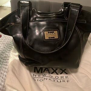 Black tote bag
